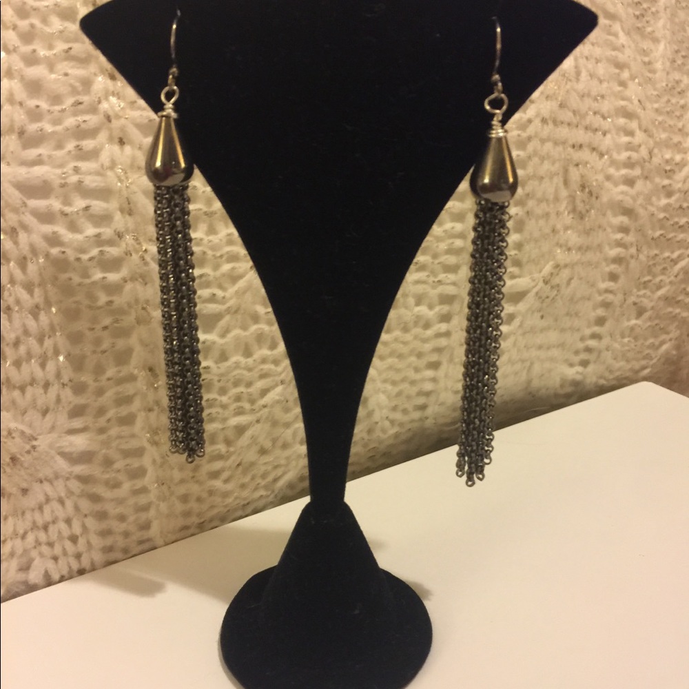 Stunning Link earrings -New -Boutique.